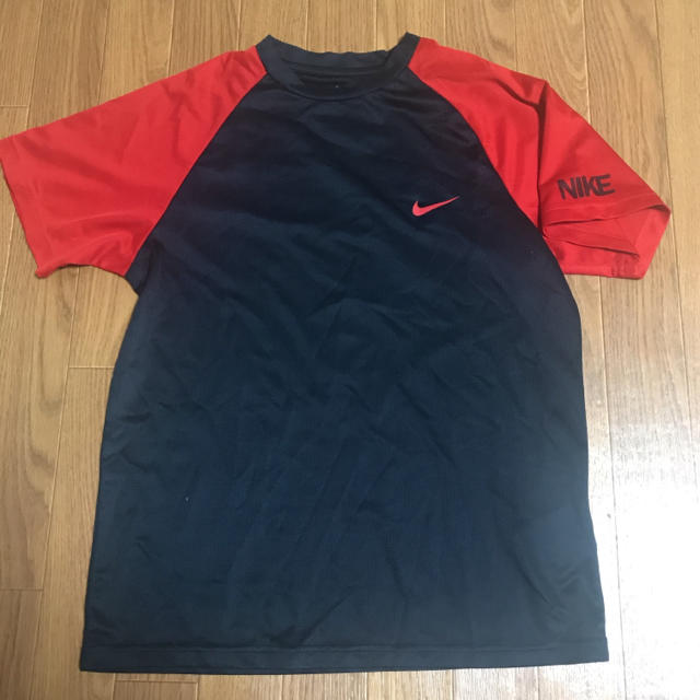 NIKE(ナイキ)のNIKE ナイキ Tシャツ size160 キッズ/ベビー/マタニティのキッズ服男の子用(90cm~)(Tシャツ/カットソー)の商品写真