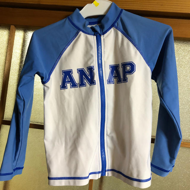 ANAP Kids(アナップキッズ)のANAP ラッシュガード 120 キッズ/ベビー/マタニティのキッズ服男の子用(90cm~)(水着)の商品写真