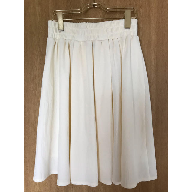 LODISPOTTO(ロディスポット)のホワイトスカート レディースのスカート(ひざ丈スカート)の商品写真
