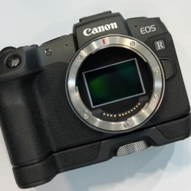 Canon - EOS RP / エクステンショングリップ /マウントアダプター付き