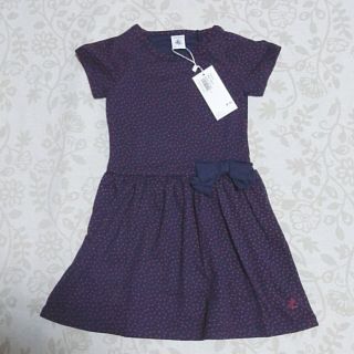 プチバトー(PETIT BATEAU)の新品未使用【PETITBATEAU】ﾌﾟﾘﾝﾄﾌﾚﾝﾁｽﾘｰﾌﾞﾜﾝﾋﾟｰｽ(ワンピース)