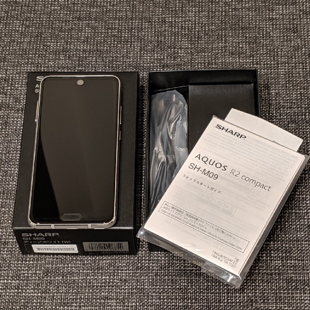 SHARP AQUOS R2 compact SH-M09 SIMフリー 白 - スマートフォン本体