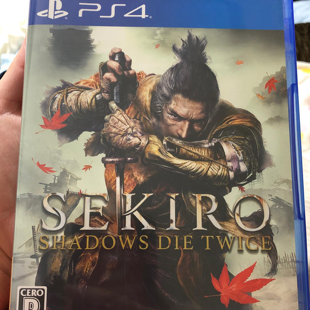 PlayStation4(プレイステーション4)の最安値！SEKIRO せきろう エンタメ/ホビーのゲームソフト/ゲーム機本体(家庭用ゲームソフト)の商品写真