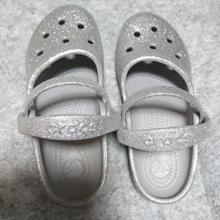 クロックス(crocs)のお値下げ！【crocs】 の昨夏vel.シルバーラメ サンダル 20㎝(キッズ)(サンダル)