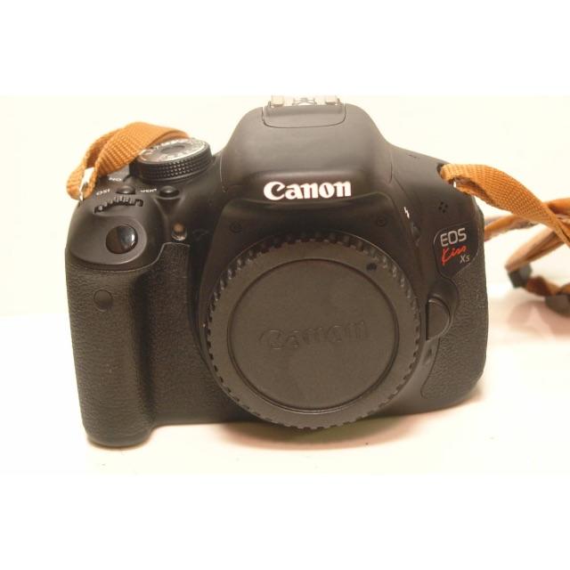 CANON EOS KISS X5 Wズームキットカメラ
