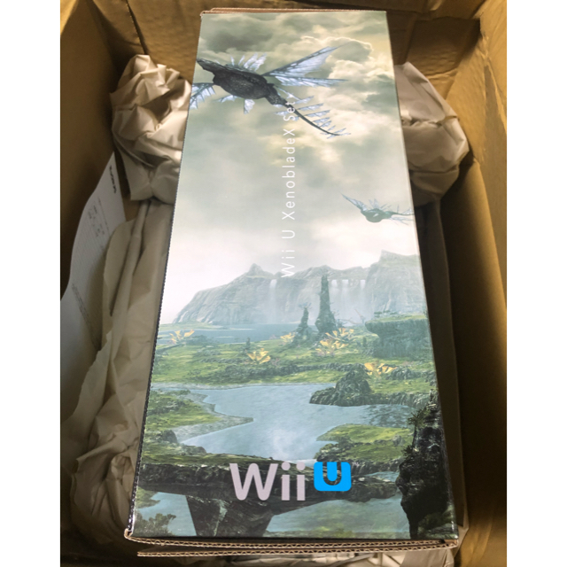 Wii U(ウィーユー)のWiiU ゼノブレイドクロス 同梱版 エンタメ/ホビーのゲームソフト/ゲーム機本体(家庭用ゲーム機本体)の商品写真