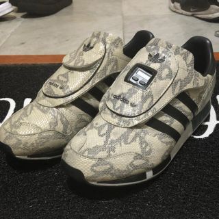 アディダス(adidas)のadidas マイクロペーサー 蛇柄(スニーカー)