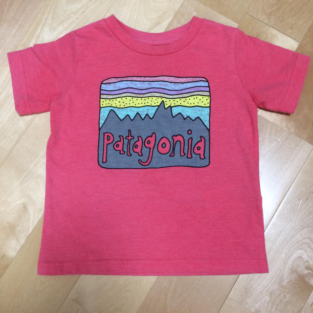 patagonia(パタゴニア)のパタゴニア Tシャツ 12〜18M キッズ/ベビー/マタニティのベビー服(~85cm)(Ｔシャツ)の商品写真