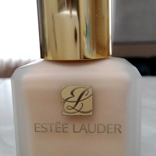 Estee Lauder(エスティローダー)のエスティローダー ダブルウェア ファンデーション16 エクリュECRU コスメ/美容のベースメイク/化粧品(ファンデーション)の商品写真
