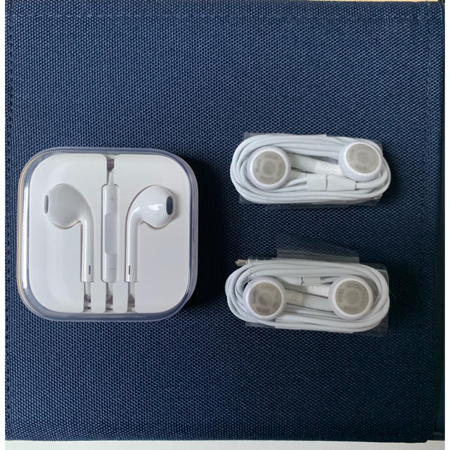 Apple(アップル)のApple iPhone イヤフォン スマホ/家電/カメラのオーディオ機器(ヘッドフォン/イヤフォン)の商品写真