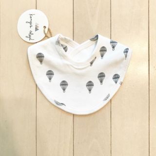 キャラメルベビー&チャイルド(Caramel baby&child )の新品✦Konges Sloejd オーガニックスタイ 気球(パラシュート)柄①(ベビースタイ/よだれかけ)