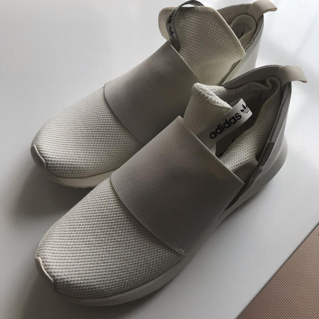 adidas(アディダス)の値下げ中！アディダス チューブラー レディース レディースの靴/シューズ(スニーカー)の商品写真