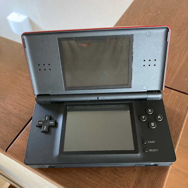 ニンテンドーDS(ニンテンドーDS)のNINTENDO DS Lite エンタメ/ホビーのゲームソフト/ゲーム機本体(携帯用ゲーム機本体)の商品写真