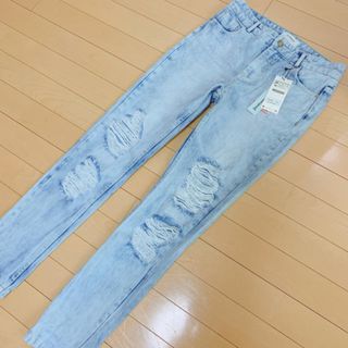 ザラ(ZARA)の最終値下げ！新品・未使用【Stradivarius】ストラディバリウス  (デニム/ジーンズ)