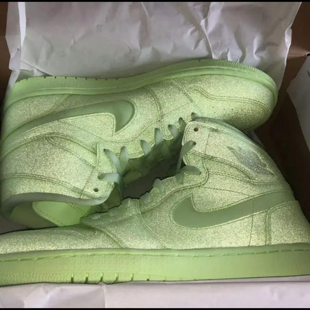 NIKE WMNS AIR JORDAN 1 BARELY VOLT 1