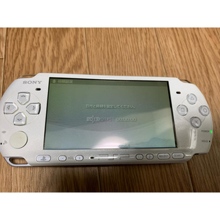 プレイステーションポータブル(PlayStation Portable)のPSP 2000 ホワイト (携帯用ゲーム機本体)