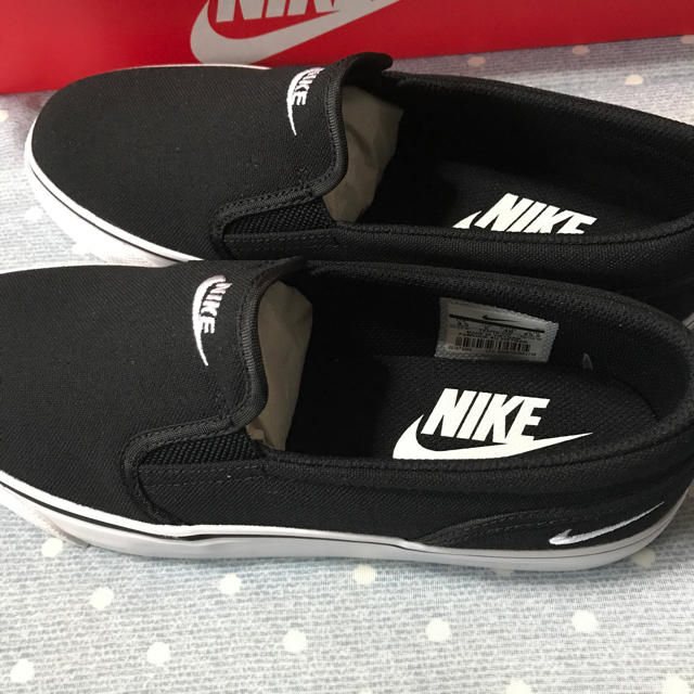 NIKE(ナイキ)のクオン様 専用 NIKE スリッポン 25.5cm 新品未使用 レディースの靴/シューズ(スニーカー)の商品写真