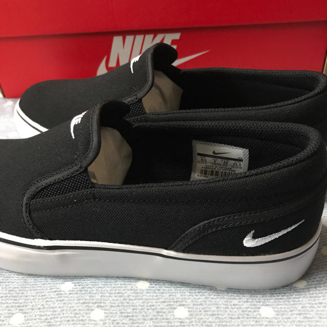 NIKE(ナイキ)のクオン様 専用 NIKE スリッポン 25.5cm 新品未使用 レディースの靴/シューズ(スニーカー)の商品写真