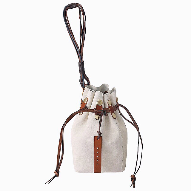 Marni(マルニ)のマルニ MARNI スエード BINDLE クラッチ 巾着 バケツバッグ レディースのバッグ(ハンドバッグ)の商品写真