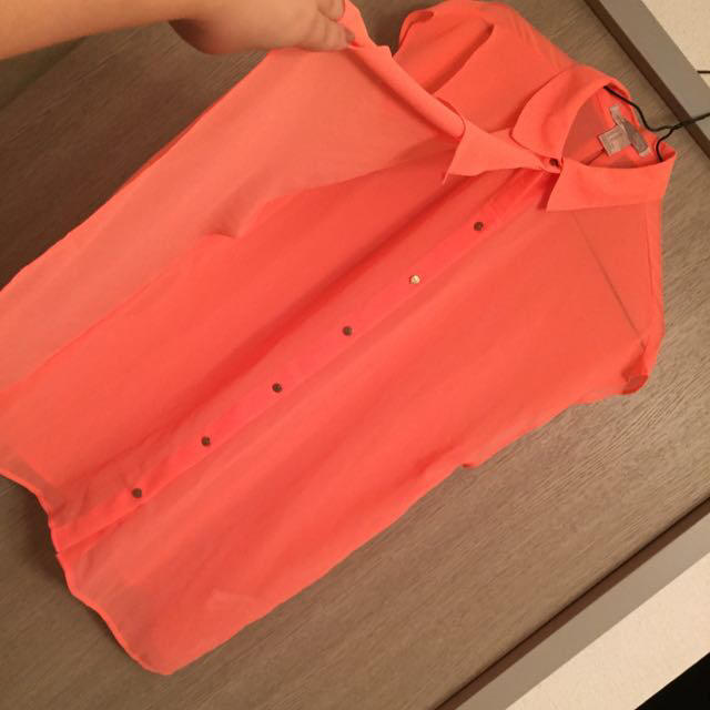 FOREVER 21(フォーエバートゥエンティーワン)のノースリシャツ  neonorange レディースのトップス(シャツ/ブラウス(半袖/袖なし))の商品写真