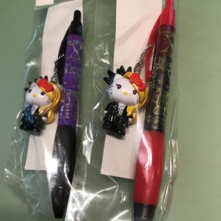 サンリオ(サンリオ)のyuuuu様ご専用！XJAPAN yoshikitty ボールペン赤・黒セット(ミュージシャン)