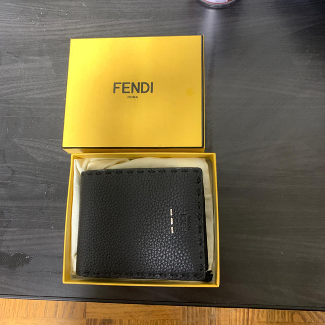 フェンディセレリア 二つ折り財布 メンズ enot.in.ua