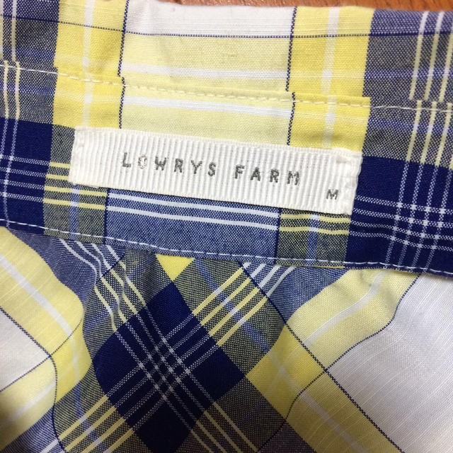 LOWRYS FARM(ローリーズファーム)のローリーズファーム 裾絞りシャツ レディースのトップス(シャツ/ブラウス(半袖/袖なし))の商品写真