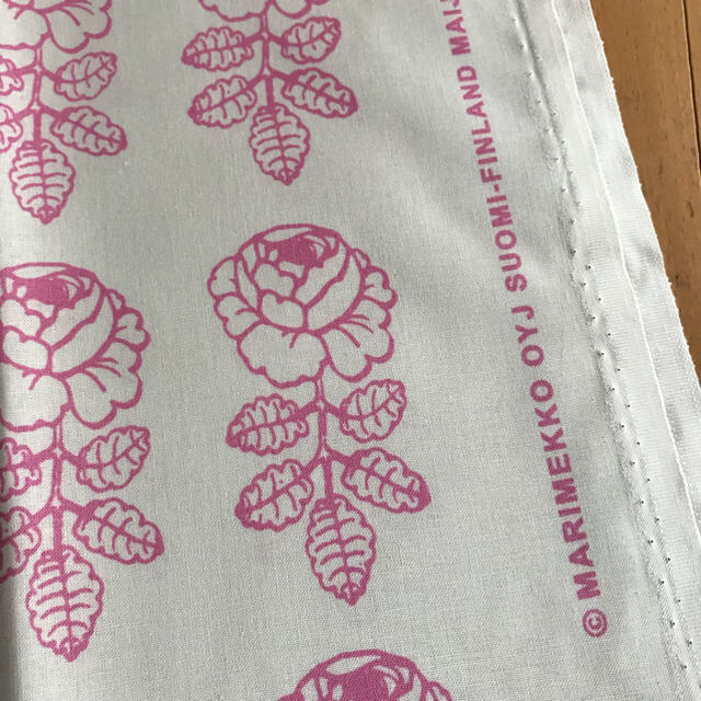 marimekko(マリメッコ)のマリメッコ ヴィヒキルース 日本限定色 ピンク ハンドメイドの素材/材料(生地/糸)の商品写真