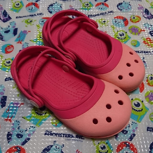 crocs(クロックス)のcrocs c9 キッズ/ベビー/マタニティのキッズ靴/シューズ(15cm~)(サンダル)の商品写真