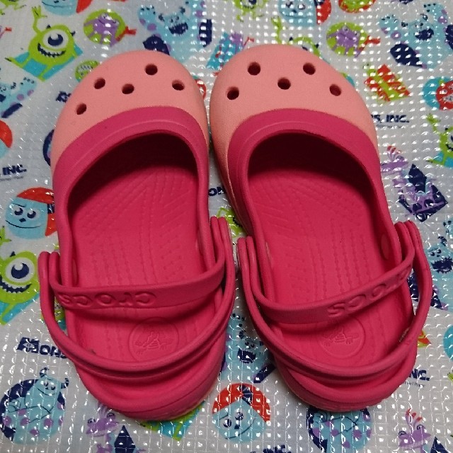 crocs(クロックス)のcrocs c9 キッズ/ベビー/マタニティのキッズ靴/シューズ(15cm~)(サンダル)の商品写真