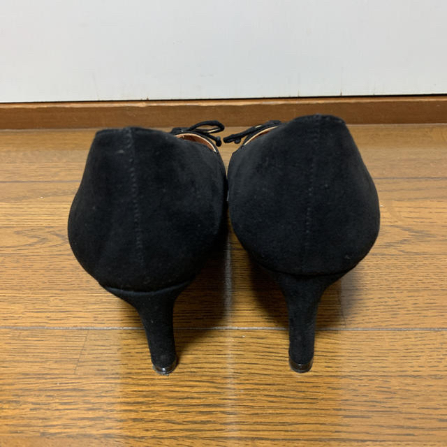 ZARA(ザラ)の【美品・箱なし】ZARA リボン付きピンヒール  レディースの靴/シューズ(ハイヒール/パンプス)の商品写真