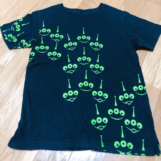 UNIQLO(ユニクロ)のユニクロ エイリアンTシャツ2枚セット キッズ/ベビー/マタニティのキッズ服男の子用(90cm~)(Tシャツ/カットソー)の商品写真
