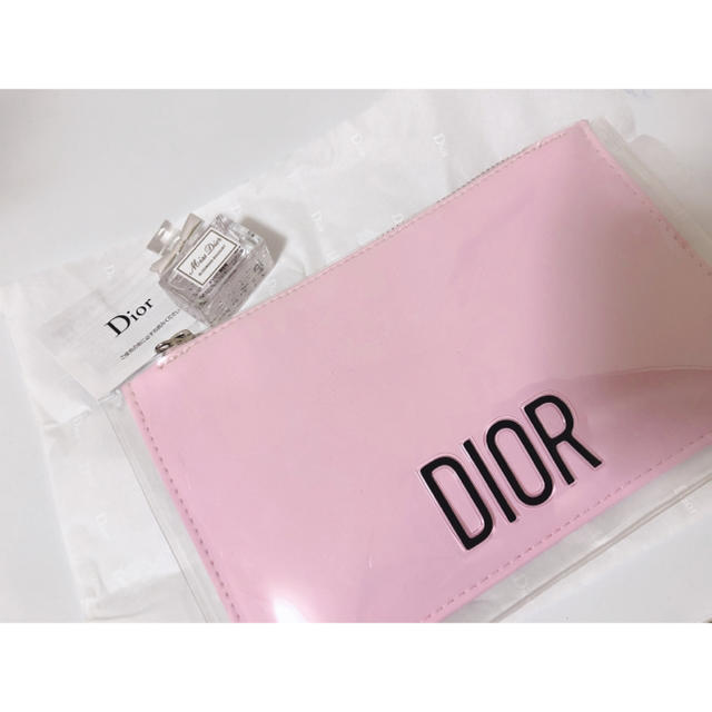 Dior(ディオール)のDior ノベルティポーチ♡ ミニ香水付き♡ レディースのファッション小物(ポーチ)の商品写真