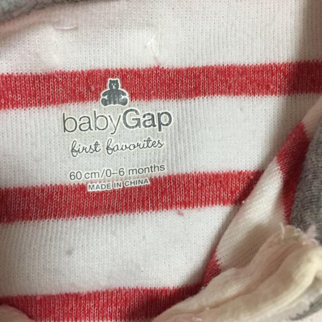 babyGAP(ベビーギャップ)のベビーGAP キッズ/ベビー/マタニティのベビー服(~85cm)(ロンパース)の商品写真