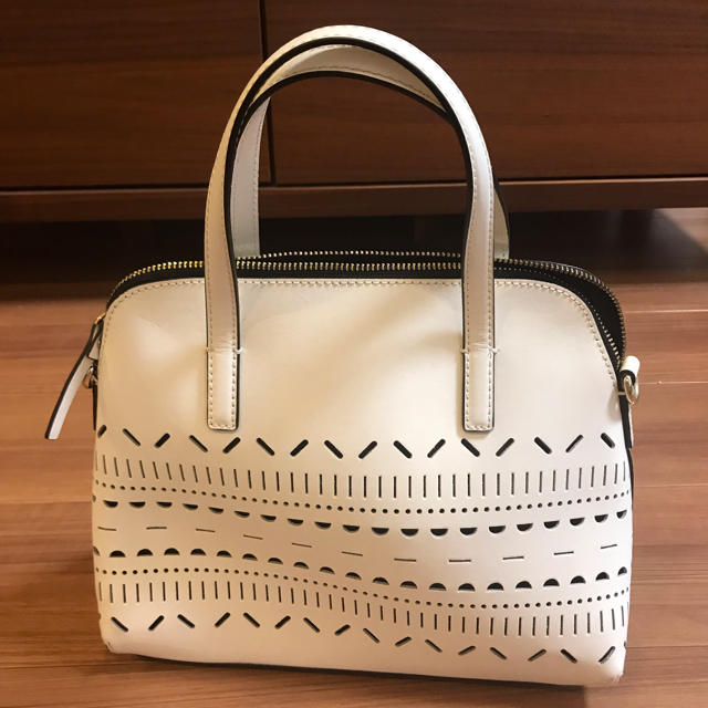 kate spade new york(ケイトスペードニューヨーク)の【Kate spade】レースバック ホワイト《お値下げ中》 レディースのバッグ(ハンドバッグ)の商品写真