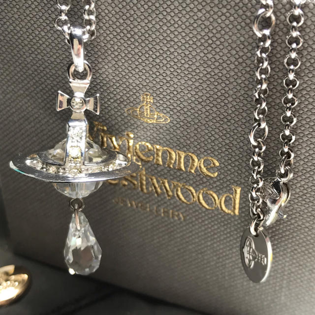 VivienneWestwood クリスタルドロップ　ネックレス　ペンダントアクセサリー