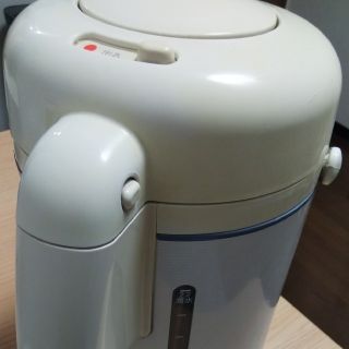 トウシバ(東芝)の東芝電気保温ポット PLK-S22C ホワイト(電気ポット)