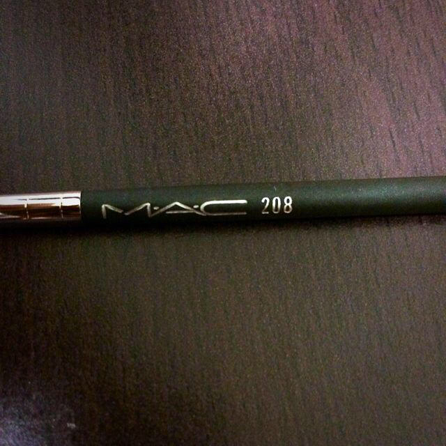 MAC(マック)の《MAC》アイブロウブラシ コスメ/美容のベースメイク/化粧品(その他)の商品写真