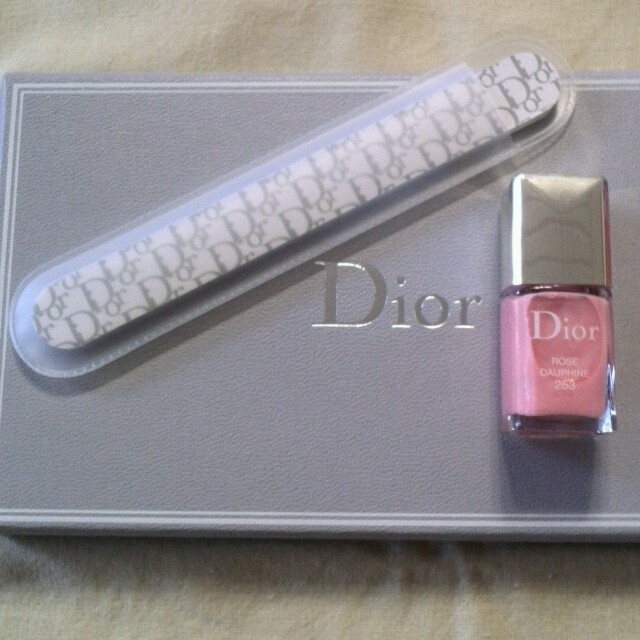 Christian Dior(クリスチャンディオール)のDIOR (*^^*)つめ磨き コスメ/美容のネイル(ネイルケア)の商品写真