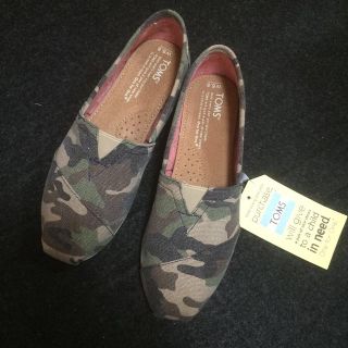 トムズ(TOMS)の☆新品未使用TOMSスリッポン☆(スリッポン/モカシン)