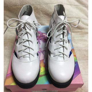 ジェフリーキャンベル(JEFFREY CAMPBELL)の☆新品 未使用☆ジェフリーキャンベル サンダル ホワイト サイズ42☆(サンダル)