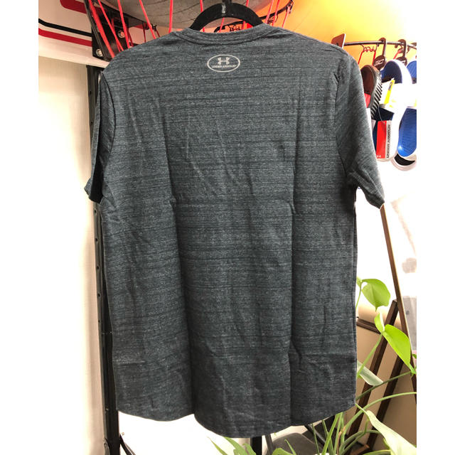 UNDER ARMOUR(アンダーアーマー)のアンダーアーマー メンズ 半袖 Tシャツ 新品 Mサイズ Gray メンズのトップス(Tシャツ/カットソー(半袖/袖なし))の商品写真