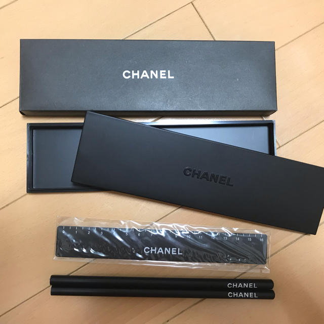 CHANEL(シャネル)のCHANEL 筆記具 新品未使用 インテリア/住まい/日用品の文房具(ペンケース/筆箱)の商品写真