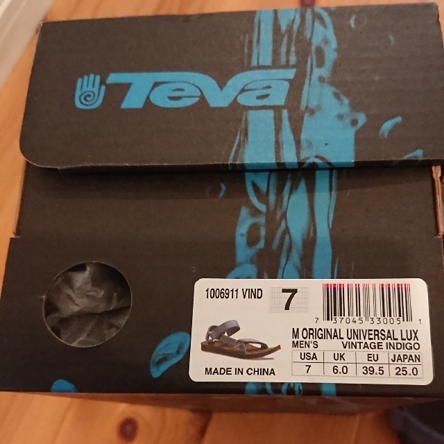 Teva(テバ)のTeva☆オリジナルユニバーサル☆未使用☆25cm レディースの靴/シューズ(サンダル)の商品写真