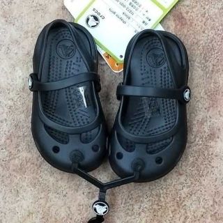 クロックス(crocs)の12cm: 新品クロックス子供 サンダル(サンダル)