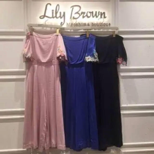 Lily Brown(リリーブラウン)のlily brown オフショルダー ワンピース レディースのワンピース(ひざ丈ワンピース)の商品写真