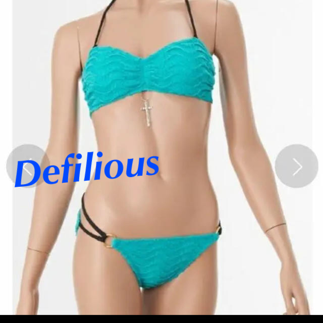 Defilious(デフィリアス)の未使用★Defilious 水着 ビキニ 9M レディースの水着/浴衣(水着)の商品写真