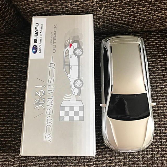 スバル(スバル)のSUBARU✳LEGACY  OUTBACK 光る！ぶつからない！？ミニカー② エンタメ/ホビーのコレクション(ノベルティグッズ)の商品写真