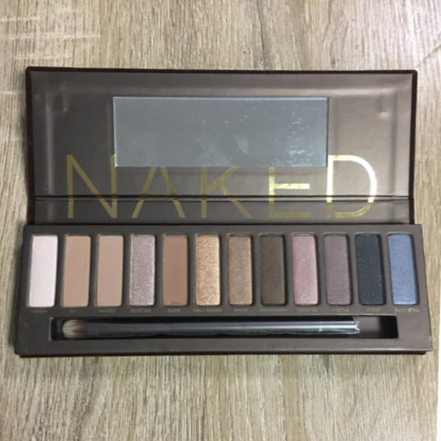 Urban Decay(アーバンディケイ)のUrban Decay NAKED アイシャドウ パレット コスメ/美容のベースメイク/化粧品(アイシャドウ)の商品写真