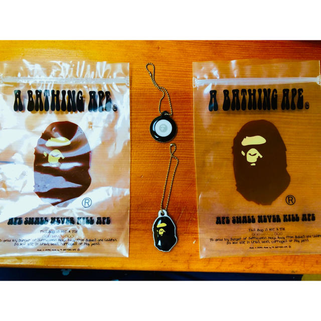 A BATHING APE(アベイシングエイプ)のA BATHING APE 携帯液晶クリーナー 新品未使用 2点セット メンズのメンズ その他(その他)の商品写真